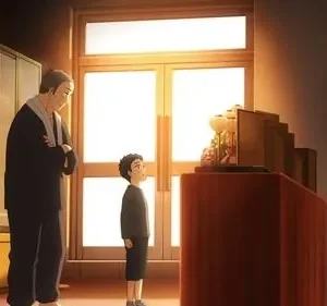 Um homem e um menino olham para um expositor vermelho com objetos. Luz dourada entra por uma janela grande, criando um clima calmo.