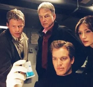 NCIS: Investigação Naval – T01E06: Em Alto-Mar