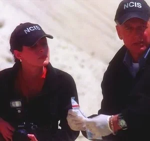 NCIS: Investigação Naval – T01E22: O Elo Fraco