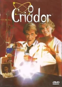 Cientista sorridente com charuto,derramando líquido em esfera brilhante,mulher sorrindo atrás. Cenário de laboratório.