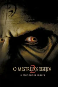 Close-up de rosto monstruoso e enrugado com pele esverdeada e olhos vermelhos brilhantes,um símbolo na testa. Atmosfera de horror.