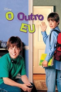 Pôster dividido: jovem sorrindo com controle à esquerda, e outro acenando com mochila e livros à direita. Ambiente alegre e juvenil.