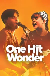 Dois jovens músicos, um rapaz e uma moça, cantam com microfones e guitarras num palco vibrante, em tons de laranja.