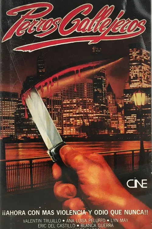 Mão segura faca ensanguentada com arranha-céus iluminados ao fundo, sugerindo um thriller urbano e violento.