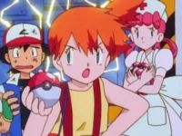 Garota ruiva assustada segura uma Poké Bola. Um menino chocado e uma enfermeira séria com item vermelho, em fundo com raios.