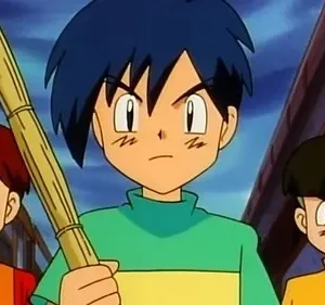 Três jovens de anime com expressões sérias em uma rua urbana. O central segura um bastão de bambu. Ambiente de determinação.