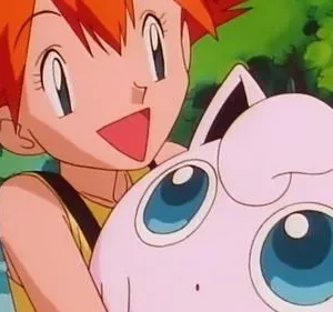 Garota anime de cabelo laranja e sorriso vibrante abraça criatura rosa de olhos grandes. Fundo florestal, clima amigável.