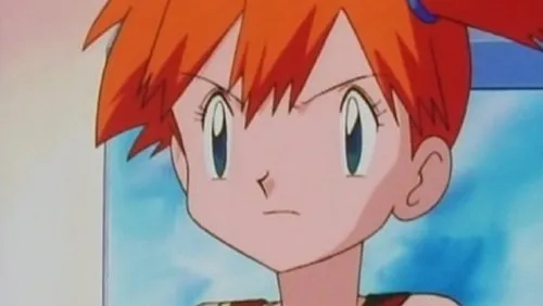 Personagem anime feminina de cabelo laranja em coques, olhando fixamente com testa franzida. Fundo azul suave.