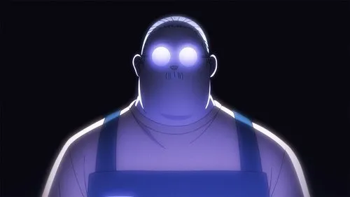 Homem robusto,careca,com olhos brilhantes azuis em ambiente escuro. A iluminação roxa destaca seus ombros,clima misterioso.