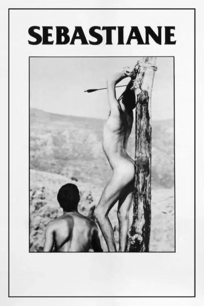 Pôster em P&B: Homem nu amarrado a um tronco com flecha, outro homem o observa em paisagem árida. Clima dramático.