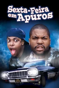 Pôster: Homem chocado com boné e homem sério, com um lowrider escuro. Fundo azul esfumaçado cria um clima urbano.