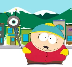 Desenho animado. Personagem gordo com chapéu e casaco vermelho com alien de um olho em rua nevada de cidade montanhosa.