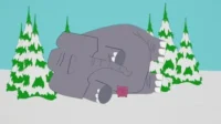 South Park – T01E05:Um Elefante Faz Amor com uma Porca 9 Elefante cinza deitado na neve,com um porquinho rosa perto. Pinheiros nevados ao fundo. Clima invernal e surreal.