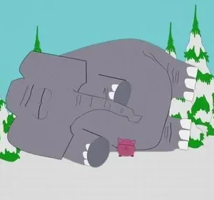 Elefante cinza deitado na neve, com um porquinho rosa perto. Pinheiros nevados ao fundo. Clima invernal e surreal.