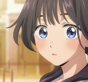 Anime girl de cabelo escuro em pigtails, olhos azuis e bochechas coradas. Expressão tímida/surpresa em fundo urbano quente.