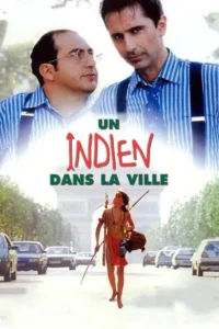 Dois homens urbanos de camisa listrada;um jovem indígena com arco anda em rua de Paris,Arco do Triunfo ao fundo. Contraste cultural.
