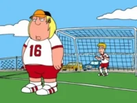 Dois personagens animados em um campo de futebol. Um homem grande de camisa 16, e um goleiro pequeno diante do gol. Céu azul ao fundo.