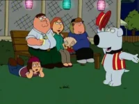 Família de desenhos animados em festa noturna ao ar livre. Homem, mulher, bebê e adolescente observam cão alegre com colete, segurando um chapéu.