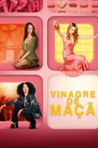 Pôster rosa vibrante:Três mulheres em estilo moderno,poses distintas. Uma em vestido verde,outra em rosa derramando líquido,uma em floral agachada.