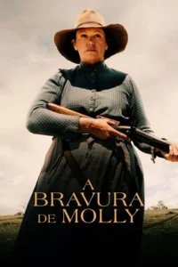 Mulher séria, de chapéu e vestido xadrez, segura um rifle. Em um campo aberto sob céu claro. Transmite força e determinação.