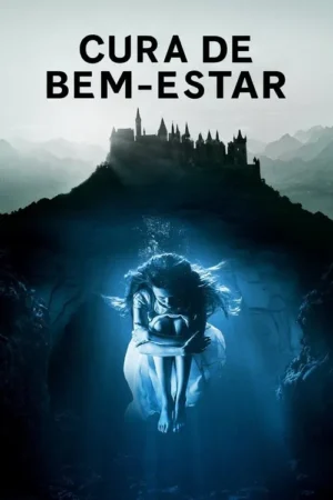 Castelo gótico em montanha. Mulher de vestido branco flutua encolhida em águas azuis escuras, bolhas sobem. Atmosfera misteriosa e angustiante.