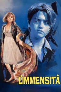 Pintura azul:mulher vibrante de vestido branco e faixa colorida,e homem sério de fundo. Clima melancólico e romântico.