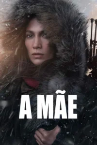 Mulher com capuz de pele e olhar sério sob neve. Armas ao fundo. Clima gelado e perigoso.