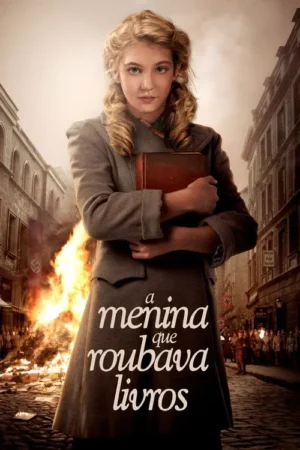 Jovem séria com livro, em rua escura com fogo e banners nazistas ao fundo. Clima de guerra e opressão.