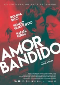 Pôster vermelho intenso com casal pensativo em primeiro plano. Ao fundo,uma silhueta de pessoa solitária caminha,evocando drama e mistério.