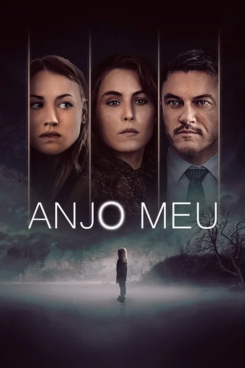 Anjo Meu 1 Pôster sombrio:Três adultos sérios observam,enquadrados por barras. Abaixo,uma criança sozinha num cenário nebuloso e aquático.