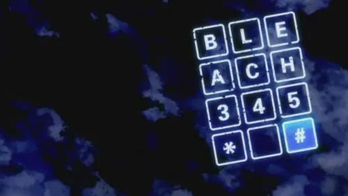 Teclado de telefone azul neon com letras BLEACH e números flutua sobre um céu noturno escuro e nublado.