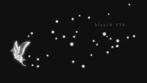 Bleach – T01E356:Amigo ou inimigo? O coração não visto de Ginjou 1 Uma borboleta branca luminosa voa num céu noturno escuro pontilhado de pequenas luzes brilhantes. Clima etéreo e misterioso.