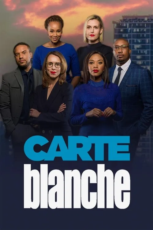 Carte Blanche 1 Pôster com seis adultos em trajes executivos,à frente de um pôr do sol alaranjado e arranha-céus desfocados. Clima urbano e sério.
