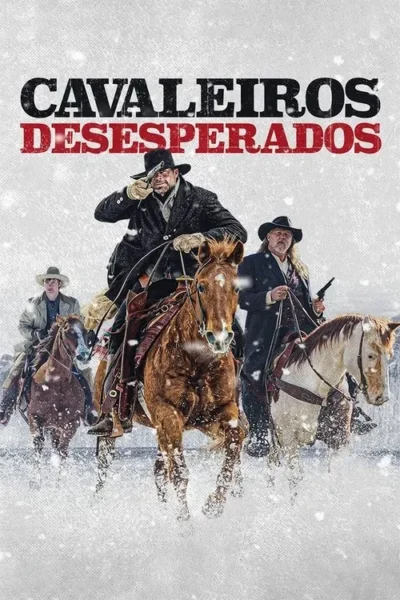 Três cowboys a cavalo na neve, com flocos caindo. Um saca o revólver; outro tem um na mão. Clima de faroeste tenso e frio.
