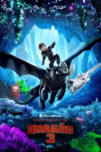 Um jovem aventureiro em um dragão negro,acompanhado por um dragão branco,voa por uma caverna mágica e bioluminescente.