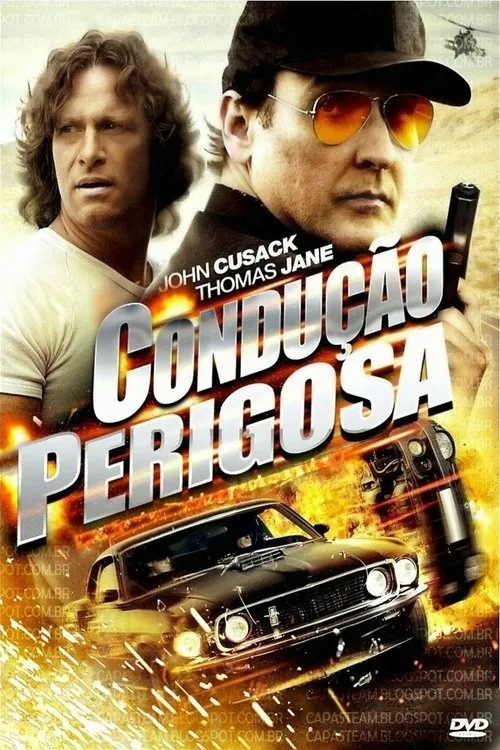 Dois homens sérios:um de cabelo comprido,outro de boné e óculos de sol,com arma. Carro esportivo preto em explosões,clima de ação.