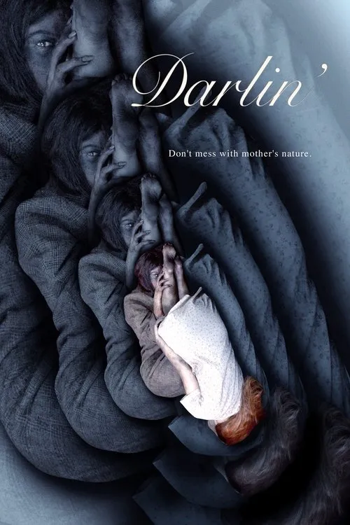 Darlin'1 Pôster sombrio. Criança pálida e ruiva,encolhida,é segurada por múltiplas figuras femininas de olhos intensos. Atmosfera tensa em tons de azul e cinza.