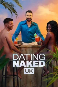 Um anfitrião sorridente em um bar tropical serve bebidas a um homem e uma mulher nus, ambos sorrindo, contra um pôr do sol vibrante.