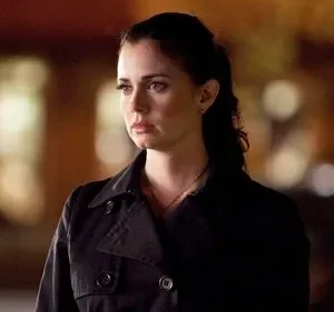 Diários de um Vampiro – T01E21: Isobel