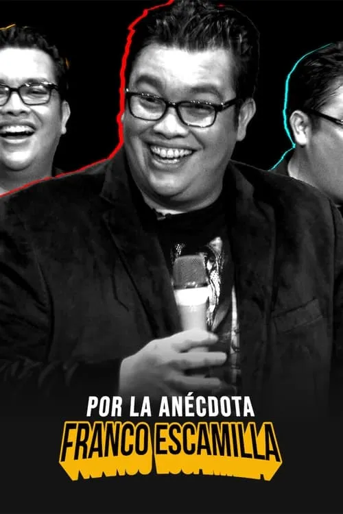 Um homem de óculos e jaqueta preta sorri,segurando um microfone,com imagens em P&B dele com contornos neon. Clima cômico e alegre.