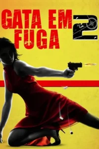 Pôster vibrante. Mulher de silhueta escura em vestido vermelho,agachada,atira com pistola. Balas e cápsulas voam. Fundo amarelo e vermelho sugere ação intensa.