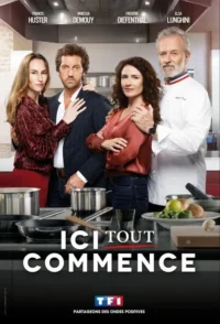 Ici tout commence 8 Pôster: Quatro adultos posam em uma cozinha moderna. Um chef e um homem entre duas mulheres. Utensílios de cozinha no primeiro plano, sugerindo drama.