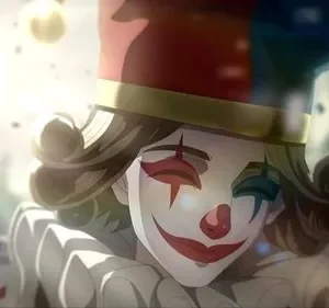 Close-up de personagem estilo anime com maquiagem de palhaço e chapéu de bobo sorri. Mão aberta emana luz brilhante, fundo mágico borrado.