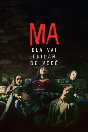 Mulher sentada com 4 jovens caídos num sofá escuro. Uma garota com sangue, um garoto com rosto branco. Ambiente sombrio e tenso.