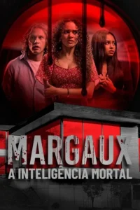 Três pessoas assustadas numa mira vermelha,com grades. Um prédio moderno com janelas vermelhas abaixo. Clima de terror/suspense.