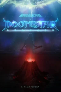 Pôster: figura encapuzada com guitarra em vulcão ativo com lava vermelha. Céu cósmico azul com grande orbe luminoso. Atmosfera sombria e épica.
