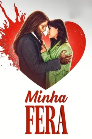 Um homem peludo de terno abraça uma mulher de casaco verde, ambos dentro de um coração vermelho com respingos atrás.