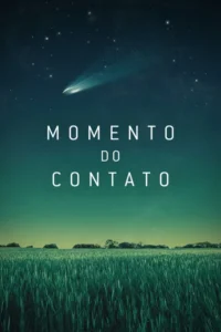 Pôster: cometa brilhante em céu estrelado escuro sobre vasto campo verde. Clima de ficção científica e maravilha.