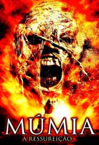 Pôster de horror com uma múmia gritando, envolta em chamas intensas de vermelho e laranja. Clima assustador e sobrenatural.