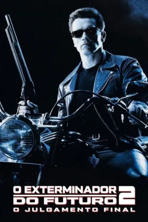 Homem musculoso de jaqueta de couro e óculos escuros, segurando uma espingarda, em uma moto. Olhar intenso e tons azulados.